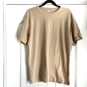 Men’s Tan Uniqlo Large tshirt